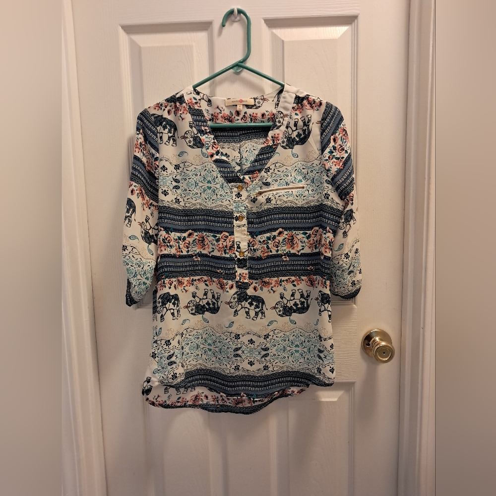 Women's blouse. Medium. Like new boho bohemian elephants wishful park‎